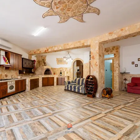 Villa Petra By Vivimy Taviano (Lecce)